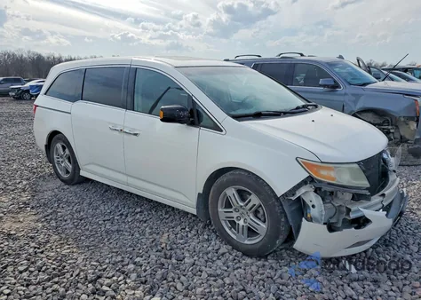 2011 Honda Odyssey Touring z USA, uszkodzony, nr VIN 5FNRL5H92BB079917